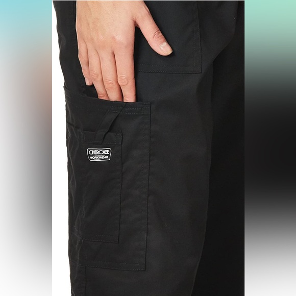 Black 🖤Cherokee Women Scrub Set 🏥 - Picture 12 of 13